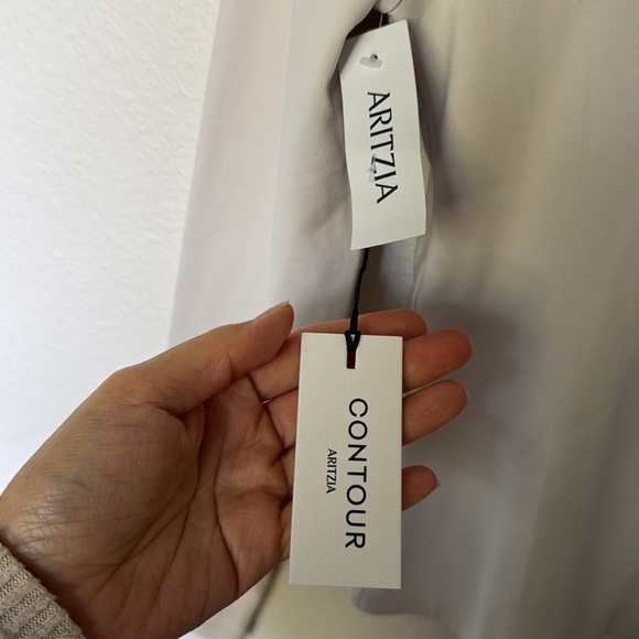 Aritzia Womens Medium Contour Crew Neck Matte Pearl Top - Picture 3 of 6